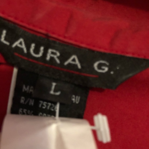 Laura G red button down w/cream scalloped detail - Picture 2 of 3